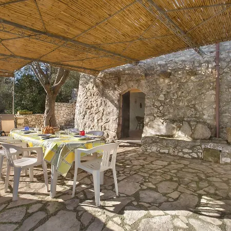 Pajara Acquaviva * Castro (Lecce)